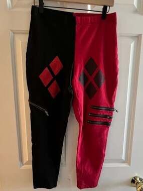 DC Comics The Suicide Squad Harley Quinn Red & Black Diamond Cosplay Leggings wi